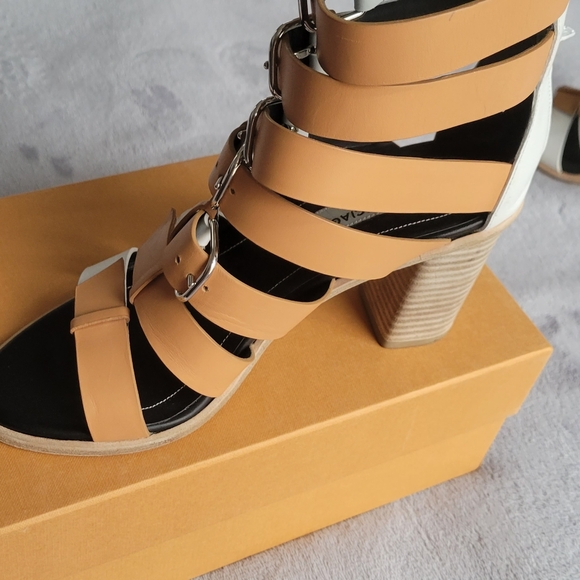Balenciaga womens sandals - Picture 1 of 7